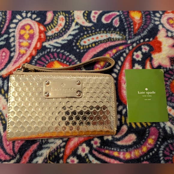 kate spade Handbags - Kate Spade Metallic Gold Wristlet